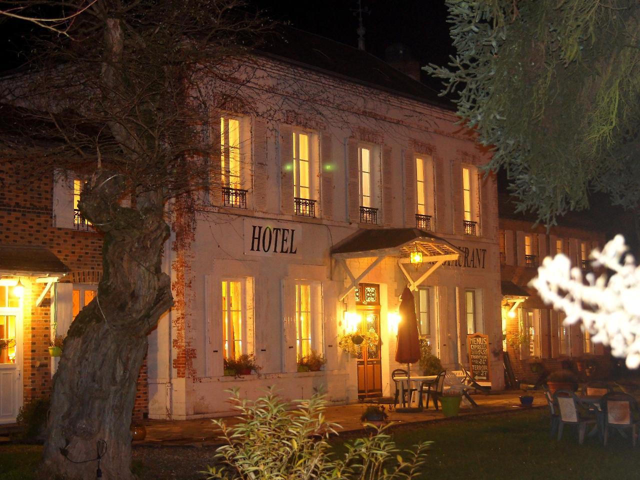 Hotel Restaurant La Sauldraie Salbris Exterior foto