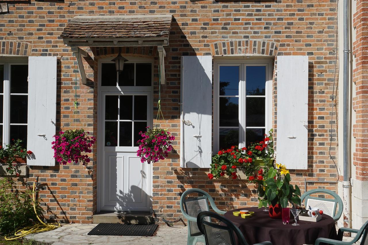 Hotel Restaurant La Sauldraie Salbris Exterior foto